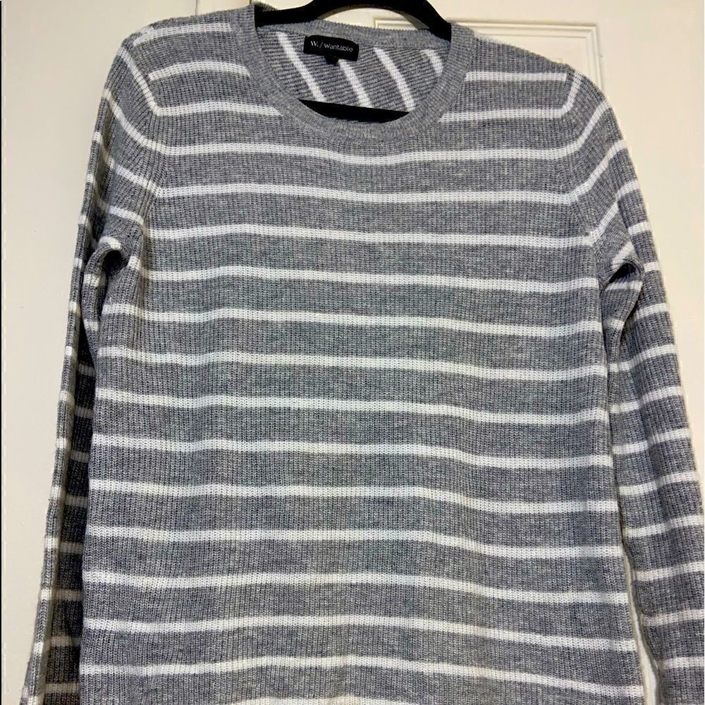 Long sleeve criss cross back sweater